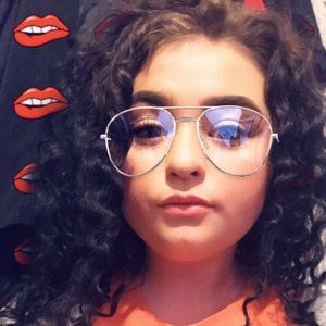 Meet your Posher, Jena